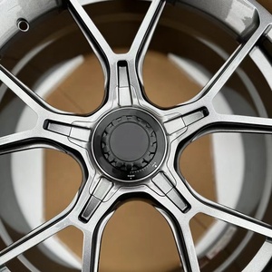 Rueda Forjada Personalizada con Bloqueo Central de 17 18 19 <span class=keywords><strong>20</strong></span> 21 22 Pulgadas 5x100 5x112 5x115 5x127 5x114.3 5x120 5x130 6x139.7 Supra Camry GR86 GMC - Product Image 1