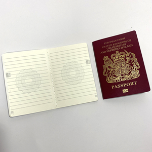 Passaporti Personalizzati con Stampa e Rilegatura Perfetta su Carta Offset per <span class=keywords><strong>Club</strong></span> Aziendali e Bambini |   Design in Stile Inglese - Product Image 3