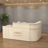 Offre Spéciale – Mobilier Commercial Moderne en Bois Massif Écologique : Bureau d'Accueil Carré pour Hôtel, Salle de Sport, Salon de Coiffure, en Cuir Durable