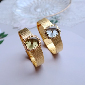 Cổ Điển 2025 Kim Cương 18K Mạ Chất Lượng Cao Retro Phụ Nữ Đồng Hồ Pha Lê Đồng Hồ Cổ - Product Image 1