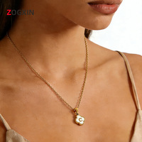 Collier minimaliste transfrontalier en acier inoxydable plaqué or 18 carats avec pendentif trèfle à quatre feuilles et lettre, chaîne en bambou, cadeau pour femme, vente en gros
