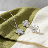Ensemble de bijoux personnalisé OEM ODM 2026, ensemble de bijoux de mariage en zircone cubique, ensemble de bijoux minimaliste, collier et boucles d'oreilles pour femmes