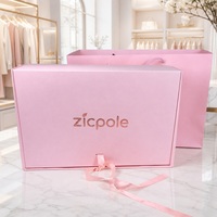 Boîte d'emballage en carton rigide de luxe sur mesure en gros et ensemble de sacs en papier avec ruban pour vêtements