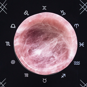 Đồ thủ công mỹ nghệ chạm khắc đá tự nhiên trị liệu bán buôn, bát thạch anh hồng lớn phong thủy châu Âu - Product Image 3