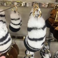 Porte-clés en fourrure de lapin Rex véritable pour l'hiver, queue de fourrure d'animal moelleuse pour la décoration, accessoires de mode, porte-clés en queue de tigre doux