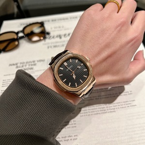 <span class=keywords><strong>Montre</strong></span> décontractée ultra-fine pour <span class=keywords><strong>homme</strong></span> de <span class=keywords><strong>marque</strong></span> <span class=keywords><strong>suisse</strong></span>, nouveau bracelet en cuir, mouvement à quartz, verre en alliage, bracelet de 20 mm, aiguilles, article populaire pour le commerce extérieur - Product Image 4