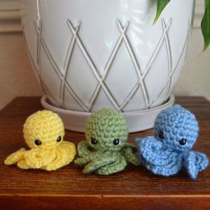 Venta al por mayor llavero de ganchillo Animal de <span class=keywords><strong>peluche</strong></span> <span class=keywords><strong>pulpo</strong></span> muñeca tejido de felpa llavero <span class=keywords><strong>pulpo</strong></span> Amigurumi ganchillo juguete bebé regalo - Product Image 3