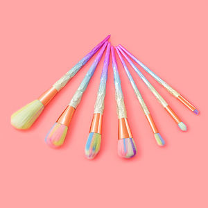 Ensemble de 7 pinceaux de <span class=keywords><strong>maquillage</strong></span> professionnels personnalisés <span class=keywords><strong>en</strong></span> poils synthétiques <span class=keywords><strong>arc</strong></span>-<span class=keywords><strong>en</strong></span>-<span class=keywords><strong>ciel</strong></span> avec étiquette privée <span class=keywords><strong>en</strong></span> diamant pour le visage et le rasage - Product Image 3