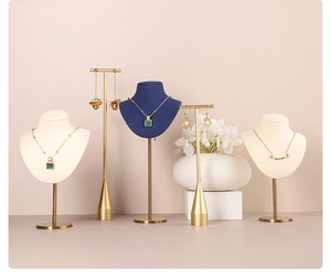 JINSKY-Support en métal velours de luxe haut de gamme, collier avec cadre d'affichage, accessoires de présentation de bijoux sur buste - Product Image 2