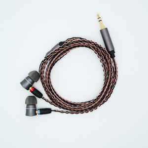Cable de auriculares de cobre sin oxígeno de 8 hilos, desmontable Mmcx para auriculares Mp3 - Product Image 3