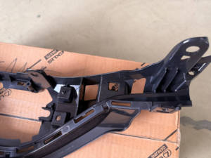 Kit de carrosserie automobile, <span class=keywords><strong>neuf</strong></span>, d'origine, haute qualité, <span class=keywords><strong>prix</strong></span> d'usine, 53112F4070, grille de radiateur intérieure authentique pour <span class=keywords><strong>Toyota</strong></span> <span class=keywords><strong>CHR</strong></span> 2016-2018 - Product Image 5