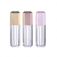 Contenant de brillant à lèvres de luxe 2,5 ml, emballage cosmétique en plastique pentagonal personnalisé pour rouge à lèvres, design irrégulier