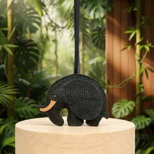 Boshiho Colgante de Cuero Genuino Hecho a Mano para Bolso, Llavero con Nombre y Costuras para Mujer - Product Image 4