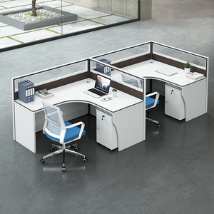 Mobilier <span class=keywords><strong>de</strong></span> bureau convertible au design moderne Bureau <span class=keywords><strong>de</strong></span> travail en bois pour 2 4 6 8 employés avec <span class=keywords><strong>table</strong></span> <span class=keywords><strong>de</strong></span> séparation pour compartiments <span class=keywords><strong>de</strong></span> bureau - Product Image 3