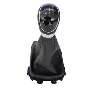 Pomo de Palanca de Cambios de 5 Velocidades para <span class=keywords><strong>Ford</strong></span> Fiesta <span class=keywords><strong>Ecosport</strong></span> 2013-2018 con Funda de Cuero y Cubierta Antipolvo, Compatible con Modelos 2016 2017 - Product Image 4