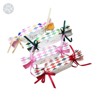 ร้อนขายการออกแบบสี<span class=keywords><strong>แฟนซี</strong></span>กล่องขนมที่มีโบว์ริบบิ้นสำหรับ<span class=keywords><strong>วัน</strong></span><span class=keywords><strong>เกิด</strong></span>ช็อคโกแลตบรรจุภัณฑ์กล่องกระดาษ - Product Image 1