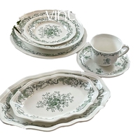 Service de table en céramique vert olive gaufré à motif floral, durable, écologique et de qualité alimentaire, style contemporain français – Assiette, bol, tasse, soucoupe – Coffret cadeau