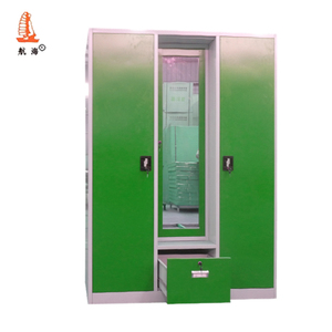 Armario de Acero de Diseño Indio de 3 Puertas para Dormitorio en Dubái con Cajón - Product Image 1