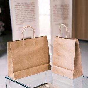 Bolsas de Papel Kraft Marrón Lisas con Asas Retorcidas y Logotipo Personalizado - Product Image 2