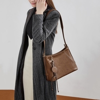 Sac à main hobo de luxe rétro de haute qualité pour femme en cuir véritable de designer, sac à bandoulière en cuir de vachette tanné végétal avec pompon