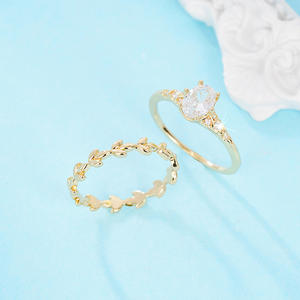 Anello di fidanzamento con diamante taglio ovale T0419 in oro massiccio 18K con montatura a griffe, gioiello raffinato da donna con motivo vegetale - Product Image 3