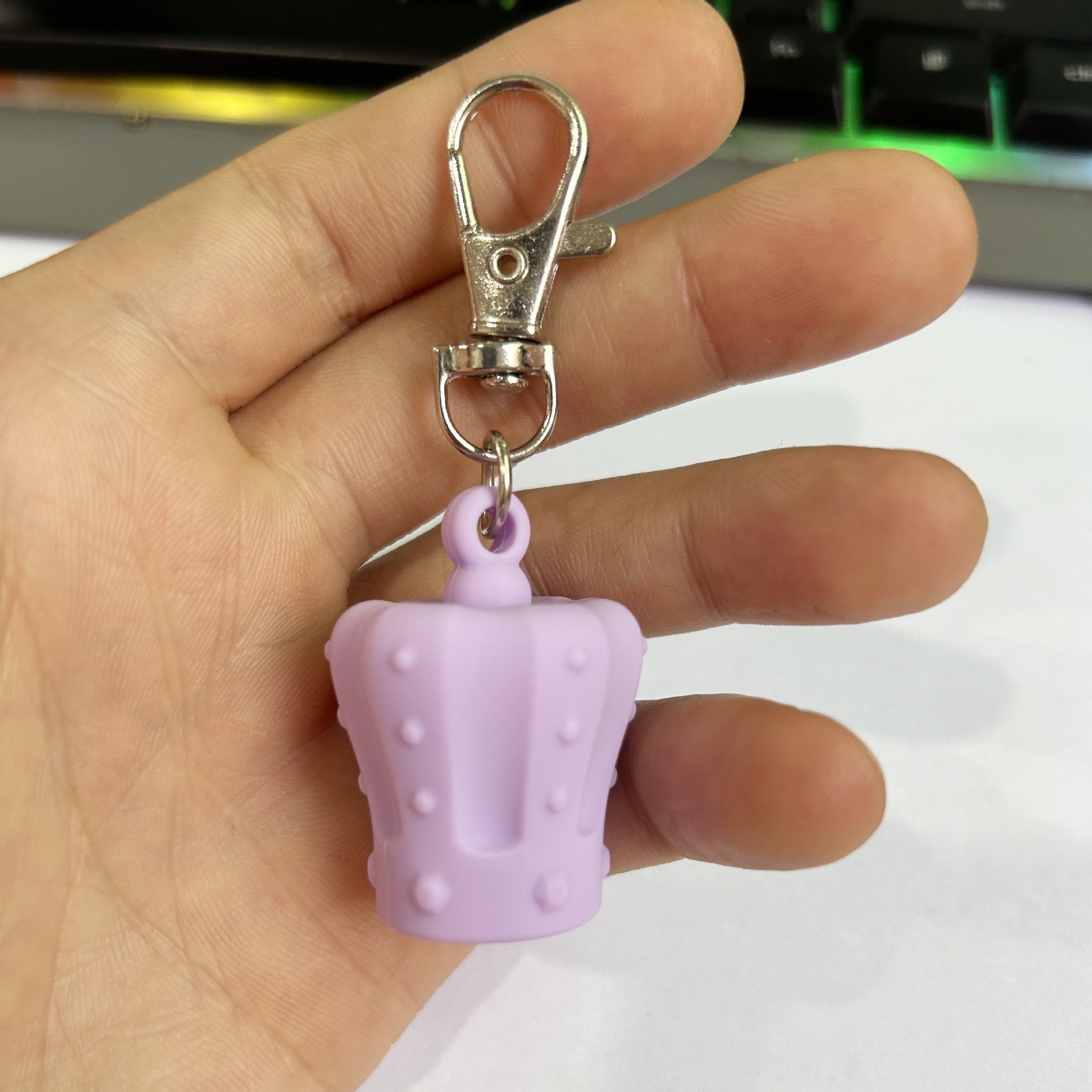 Chaîne de clé pour brillant à lèvres Crown (violet)