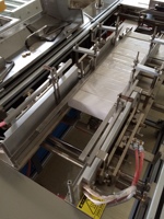 Machine d'emballage automatique pour boîtes de collations, films plastiques, étuis CD, boîtes de thé, emballage de parfums, emballage de téléphones portables