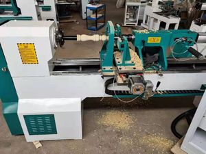 Tour CNC robuste pour le travail du bois, grandes machines à tourner les colonnes en bois massif, équipement d'usinage CNC pour pièces de meubles, moteur 4 kW - Product Image 6