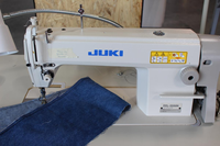 Bon marché, les machines à coudre à aiguille unique d'occasion de marque japonaise Jukis 5550N restent en bon état de fonctionnement