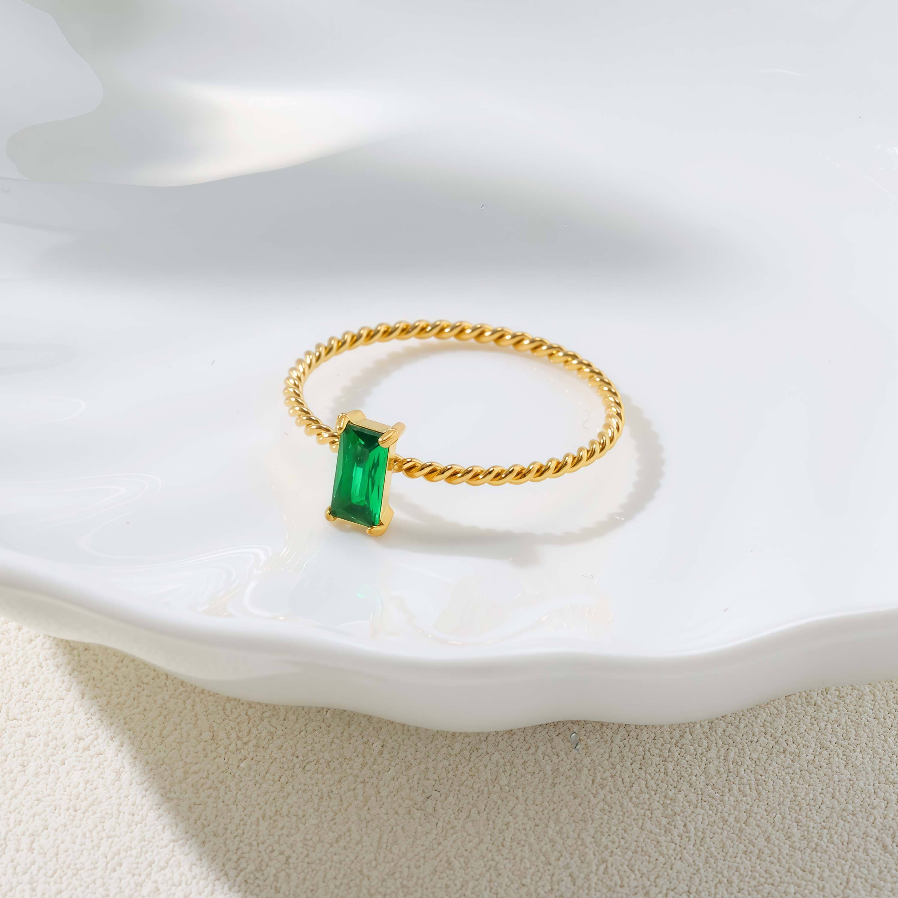 สีเขียว