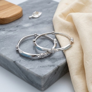 Pulseras de Plata de Ley 925 para Bebé, Par con Diseño de Patrón Azul, Joyería Ajustable para Muñeca de Niños, Pulseras Elegantes para Uso Diario - Product Image 3