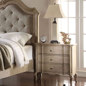 Table de chevet de luxe DB à 3 tiroirs armoire de chevet solide taupe antique charge sans fil moderne européen français pour une utilisation en appartement - Product Image 1