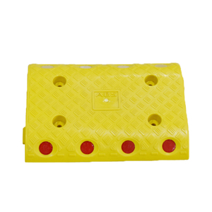 Vente en gros <span class=keywords><strong>de</strong></span> plaque <span class=keywords><strong>de</strong></span> rampe <span class=keywords><strong>de</strong></span> ralentisseur en plastique et caoutchouc tampon <span class=keywords><strong>de</strong></span> décélération pour chaussée utilisation routière plaque <span class=keywords><strong>de</strong></span> limitation <span class=keywords><strong>de</strong></span> vitesse pour usage automobile - Product Image 3