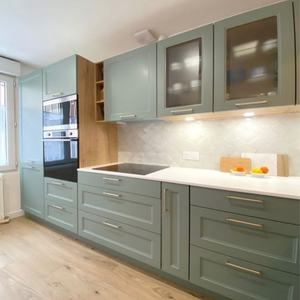 ตู้ครัวไม้สำเร็จรูปจากโรงงานเวียดนาม สไตล์เชคเกอร์ สีขาวเขียว สำหรับปรับปรุงครัวบ้าน - Product Image 5