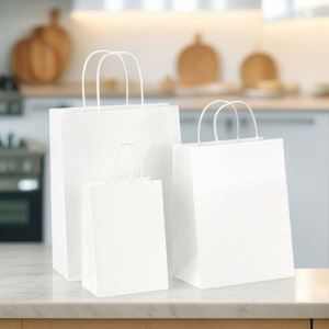 Petits sacs en papier kraft à fond carré pour les entreprises, pour l'épicerie et la restauration, design de Noël à Lahore, Pakistan - Product Image 1