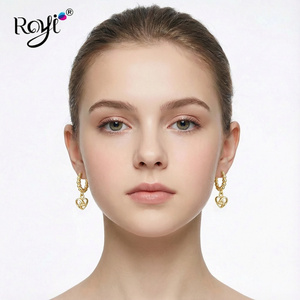 Boucles d'oreilles en argent plaqué pour enfants, avec pendentif en forme de cœur, jolies boucles d'oreilles à perles avec un design d'amour entrelacé, bijoux sûrs et hypoallergéniques - Product Image 3
