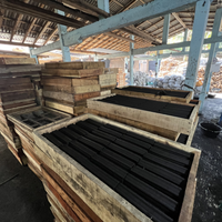 Charbon de bois indonésien de haute qualité, briquettes de charbon de bois hexagonales pressées à la machine à partir de sciure de bois pour barbecue, prix par tonne