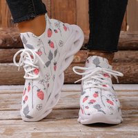 Les nouvelles baskets décontractées à motif graffiti fraise sont des baskets décontractées et confortables à semelle épaisse et à lacets sur le devant