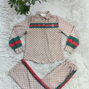 Nouvel ensemble d'été de luxe 2025 pour femme : T-shirt court à manches courtes et survêtement imprimé de créateur, style décontracté - Product Image 6