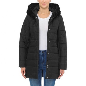 Veste matelassée légère et pliable à capuche pour femme PIHA SPORTS, coupe-vent, isolée pour la montagne, coupe ajustée, vêtement d'extérieur standard, 85 % rembourré - Product Image 1