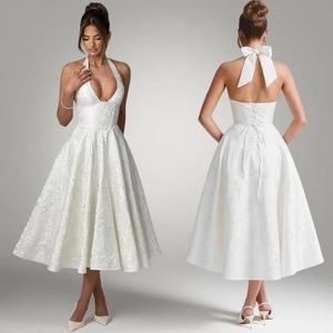 Abito da Sera Elegante Midi Lungo da Donna di Alta Qualità in Jacquard Bianco con Corsetto, Allacciatura al Collo a V, Schiena Scoperta, Senza Maniche e Allacciatura Posteriore - Product Image 1