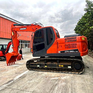 Excavatrice sur chenilles hydraulique d'occasion Doosan DX150LC-9C de 15 tonnes avec godet de terrassement - Product Image 1