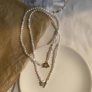 Collar de Cadena con Colgante de Clavícula Cóncavo de Estilo Barroco Retro con Flor de Ciruelo y Perla Barroca Natural en Forma de Partícula Pequeña - Product Image 1