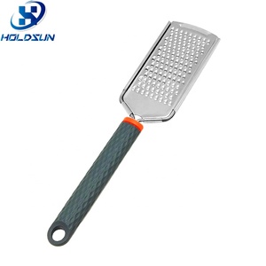 Râpe à Concombre Plate en Acier Inoxydable Manuelle pour Cuisine Domestique avec Poignée en Silicone Antidérapante pour Fruits et Légumes - Product Image 1