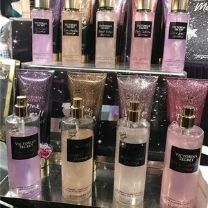 Victorias <span class=keywords><strong>Secret</strong></span> Velvet Petal Shimmer Mist, Spray Corporal con Brillo Radiante, Hidratante, Humectante, Aroma Duradero, 250 ml - Product Image 4