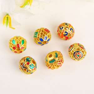 Cuentas redondas tradicionales de esmalte dorado de 10 mm con efecto de goteo de aceite, huecas, accesorios de joyería para pulseras y collares DIY - Product Image 4