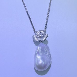 Collier de perles d'eau douce de style baroque avec un design extraterrestre coloré, chaîne de lanterne artisanale, pendentif - Product Image 3