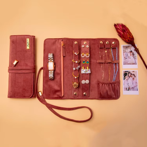 Vente en gros personnalisé léger voyage velours bijoux rouleau organisateur sac de rangement de protection pour colliers bagues boucles d'oreilles - Product Image 5