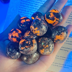 הסיטונאי ההגעה החדש של yooperlite אבן מלוטשת קריסטל גלם קוורץ אבן ריפוי אבן גלם קוורץ - Product Image 1