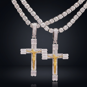 Collar con Colgante de Cruz de Moissanita Chapado en Oro de KIVORA, Plata S925, Corte Brillante Redondo, Joyería Cristiana, Regalo - Product Image 2
